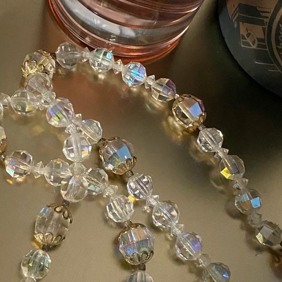 Beautiful vintage necklace Aurora Borealis style beads - Picture 10 of 11